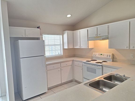 5th image of 3315 India Palm Dr