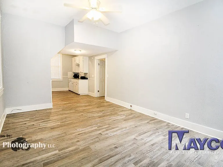 2413 Creswell Ave — Photo 1
