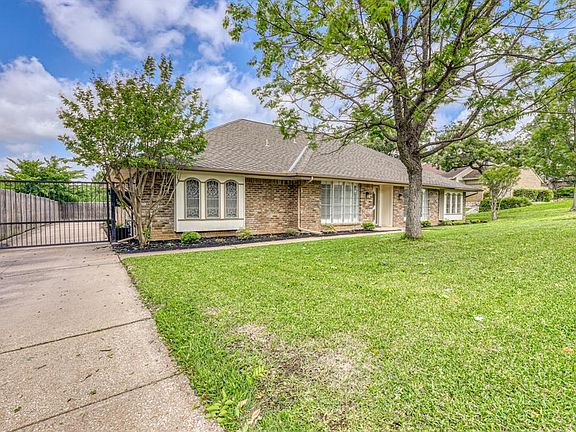 3rd image of 2106 Hill Country Dr