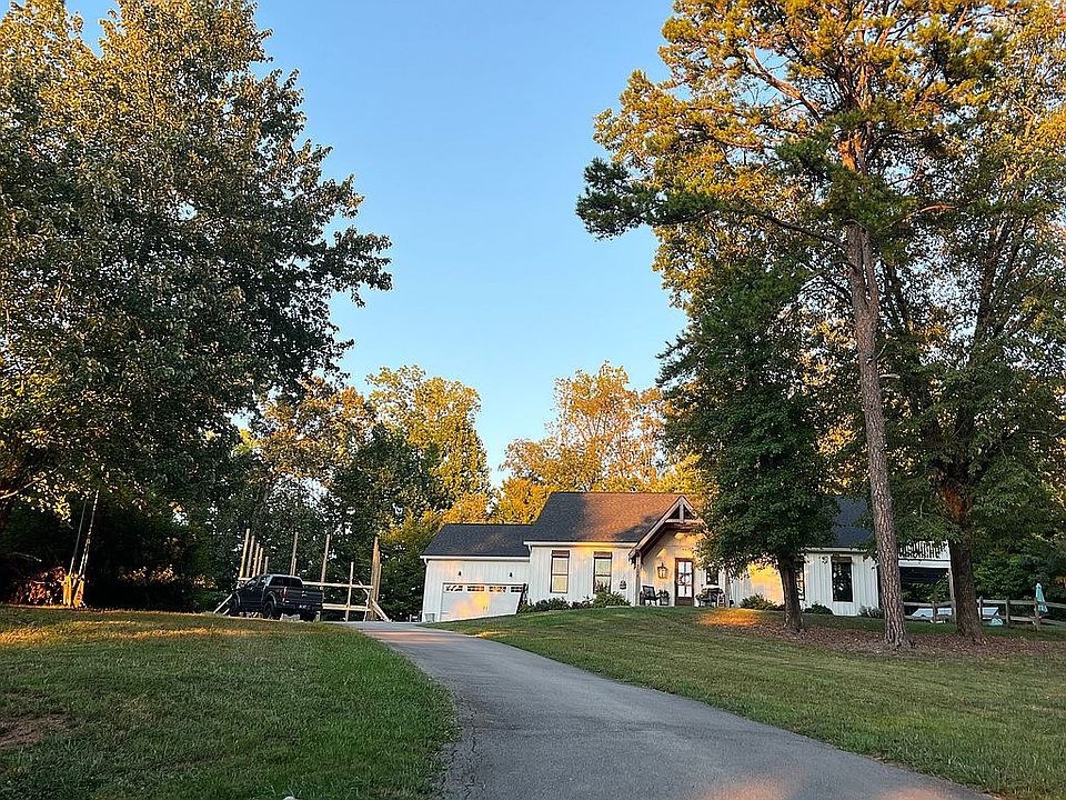 1st image of 724 Bristol Cir