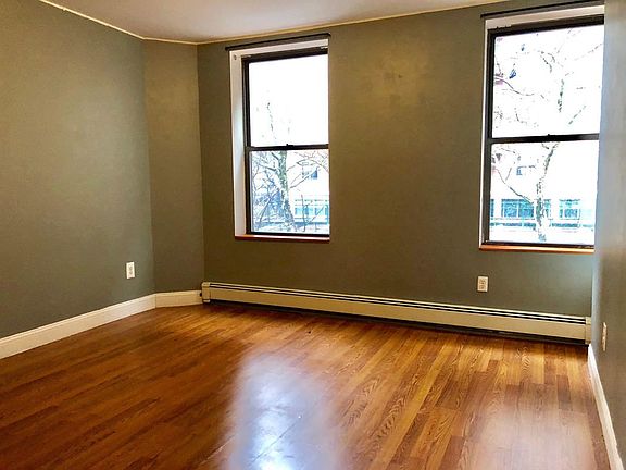5th image of 78 Manhattan Ave #2