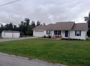 1443 War Eagle Dr, Crossville, TN 38572