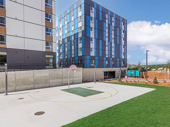 5th image of 13300 SE Eastgate Way #457