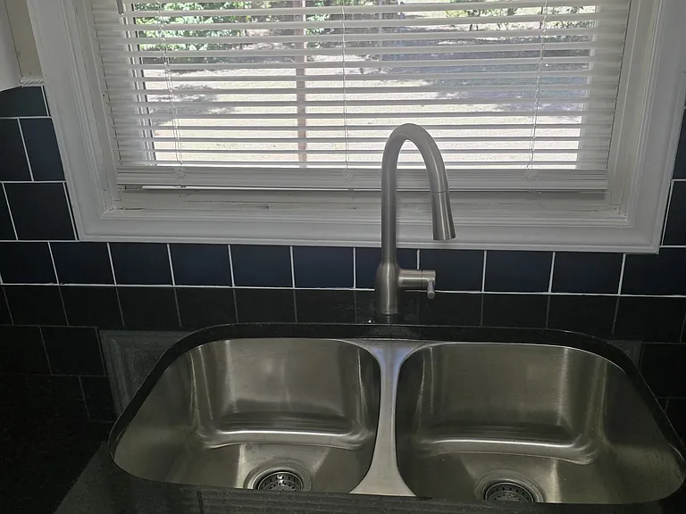 6550 Venture Dr — Photo 24
