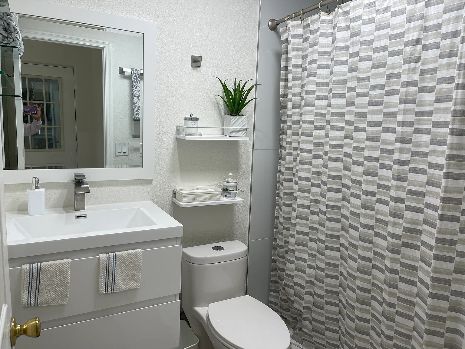6332 Klamath Dr — Photo 1