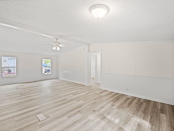 4th image of 160 Saint Christopher Circle