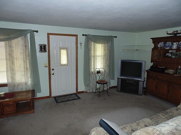 4th image of 2565 Newton St