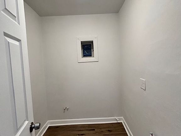 3rd image of 3653 S Hermitage Ave #1R