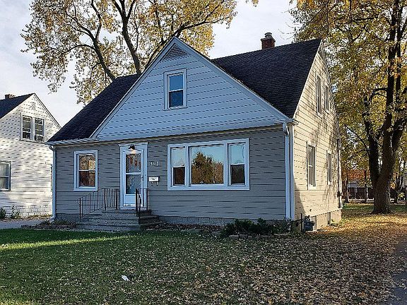 2nd image of 461 E 160th Pl