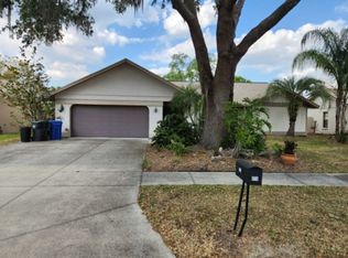 1614 Shady Leaf Dr, Valrico, FL 33596