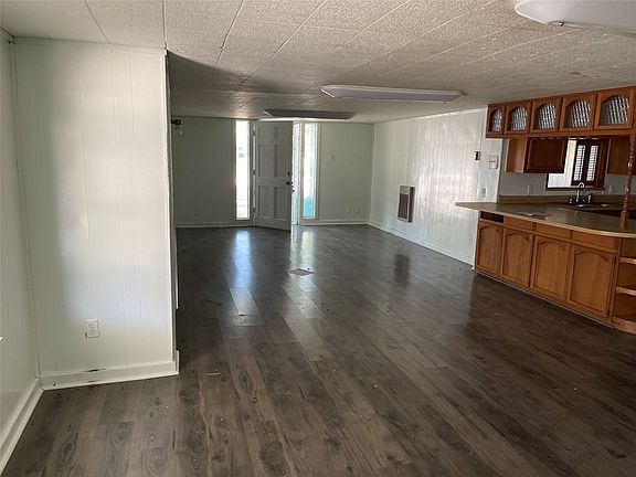3rd image of 246 Nash Blvd