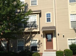 1623 Town Commons Dr, Howell, MI 48855