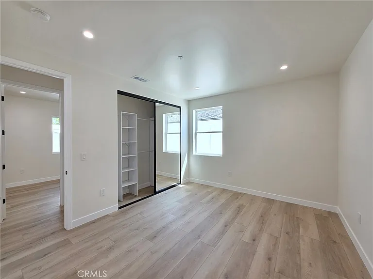 17101 Kingsbury — Photo 10