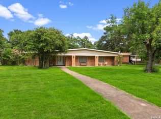 210 KIMBERLY DR, Universal City, TX 78148