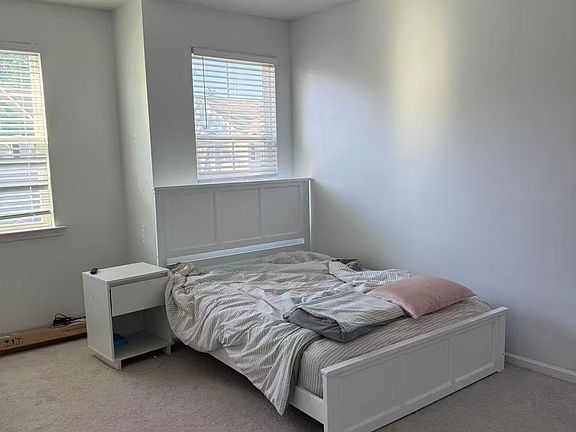 3rd image of 361 Spindlewood Way