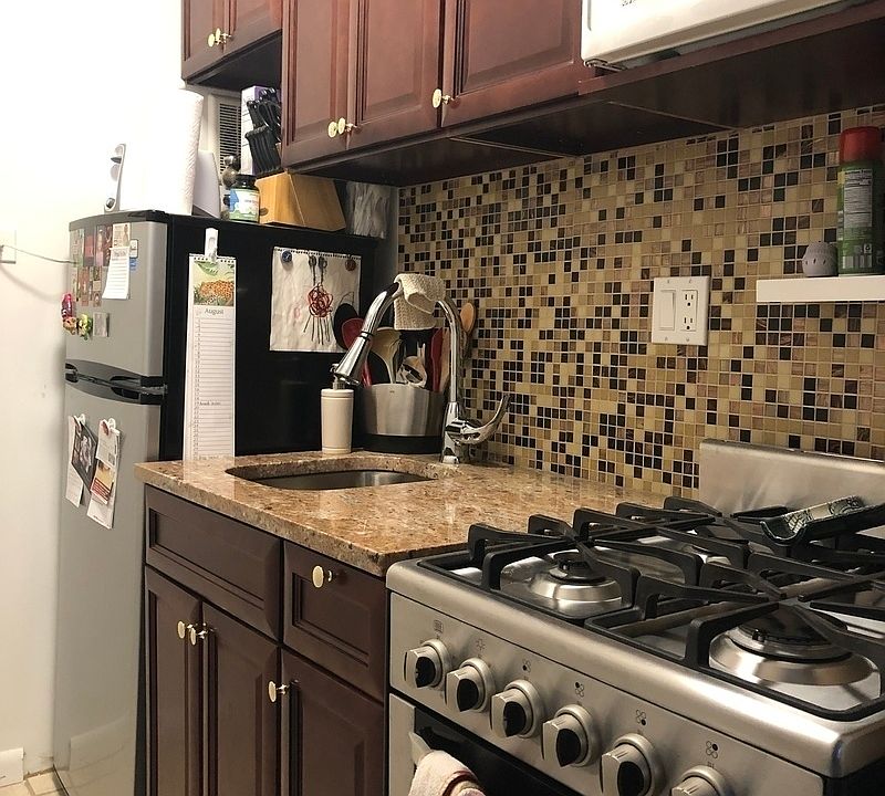 2nd image of 351 E 77th St #6N