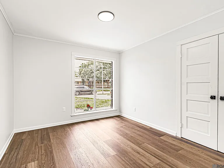 535 Thornwood Dr — Photo 17