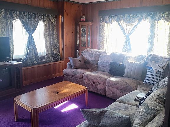 3rd image of 286 Hillcrest Circle Dr