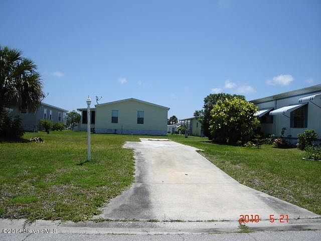 1st image of 825 Wren Cir