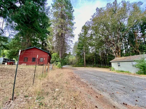 110 Old Stage Rd, Wolf Creek, OR 97497