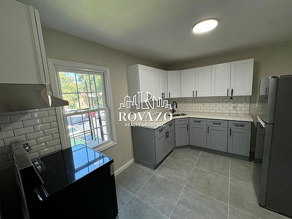 2nd image of 19 Stuyvesant Ave #1