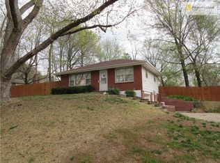 8709 N Kenwood Ave, Kansas City, MO 64155