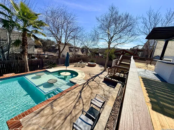 207 River, Castroville, TX 78009