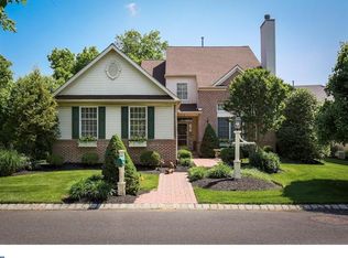 8 Red Fox Cir, Cinnaminson, NJ 08077