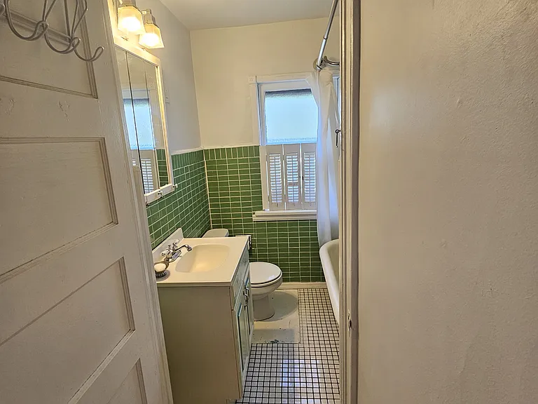 1645 Frederick Ave — Photo 7