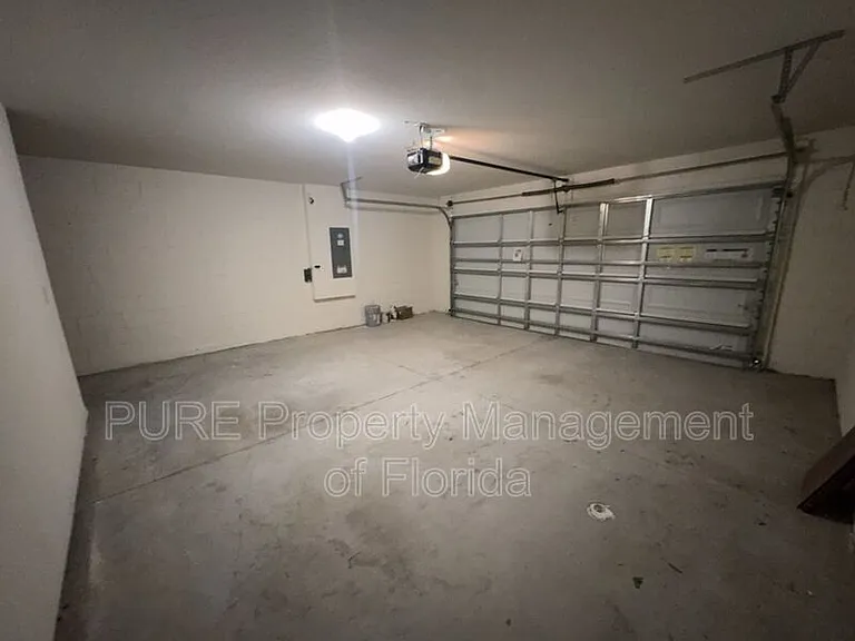8702 SW 46th Ave — Photo 56