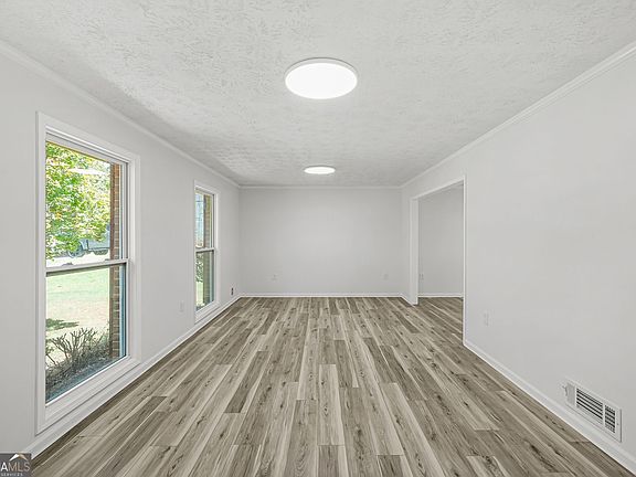 5th image of 3103 Windfield Cir