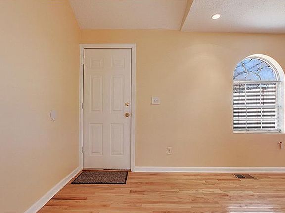 2nd image of 2465 Adams Dr SE