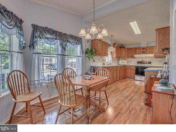 4th image of 239 Horseshoe Dr