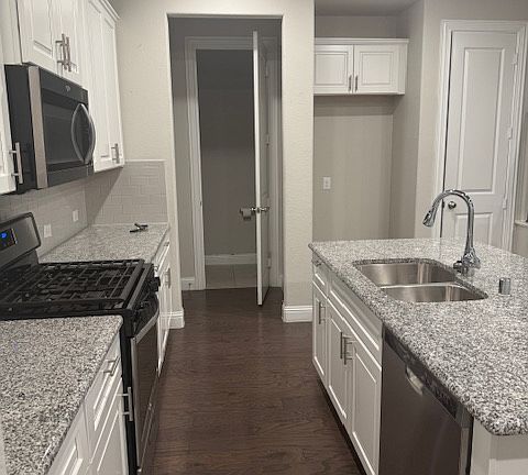 4th image of 4576 Titus Cir