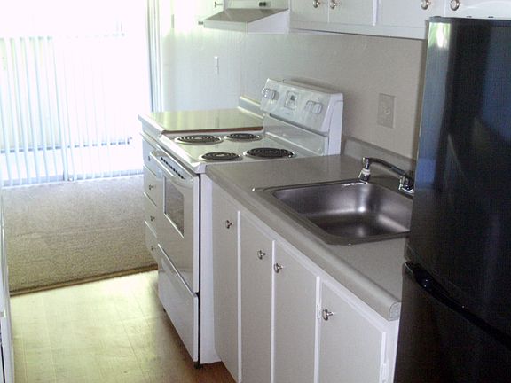 3rd image of 3998 East Ave #677a0a6e6