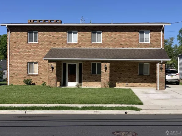 37 Pulaski Ave, Sayreville, NJ 08872