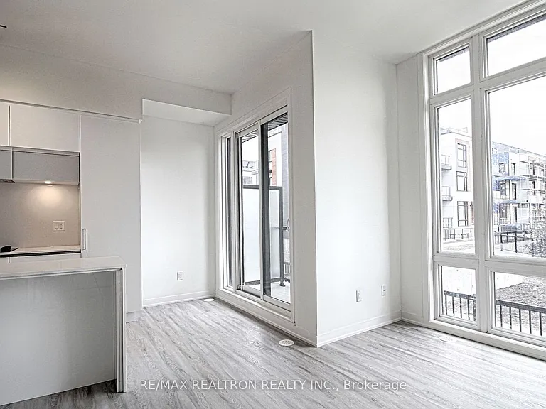 15 David Eyer Rd #Townhouse 1421 — Photo 2