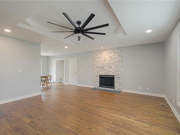 4th image of 8314 W 295th St