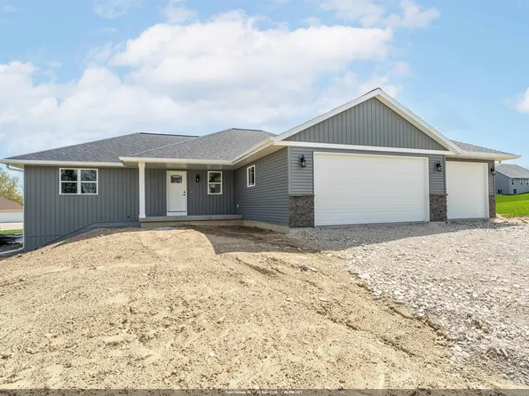 341 Leona Way, Oakfield, WI 53065