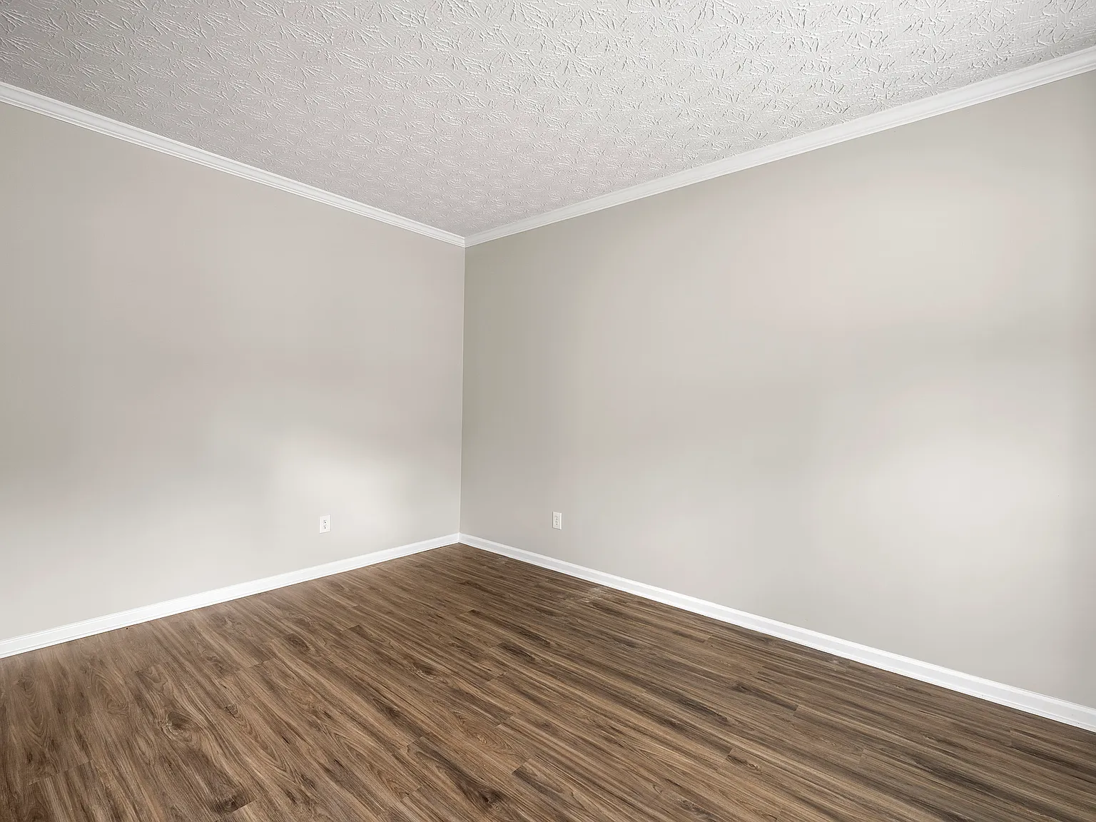 5 bed, 3195 sqft, $2,600 — Photo 4