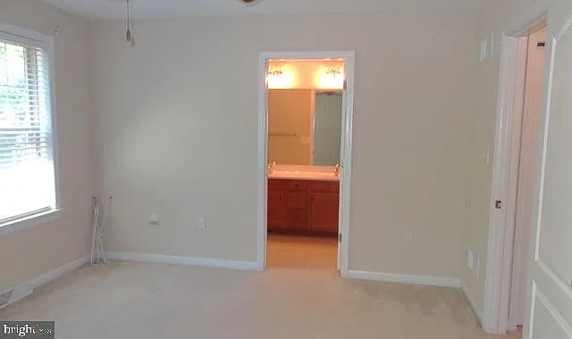 3 bed, 2002 sqft, $2,000 — Photo 1
