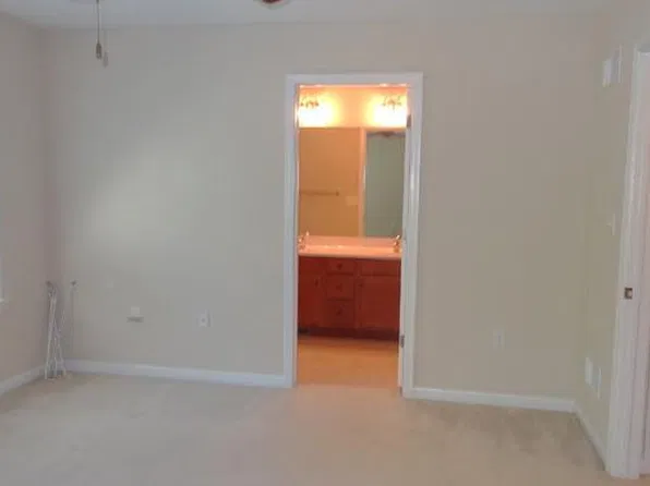 6322 Creekbend Dr, Mechanicsburg, PA 17050