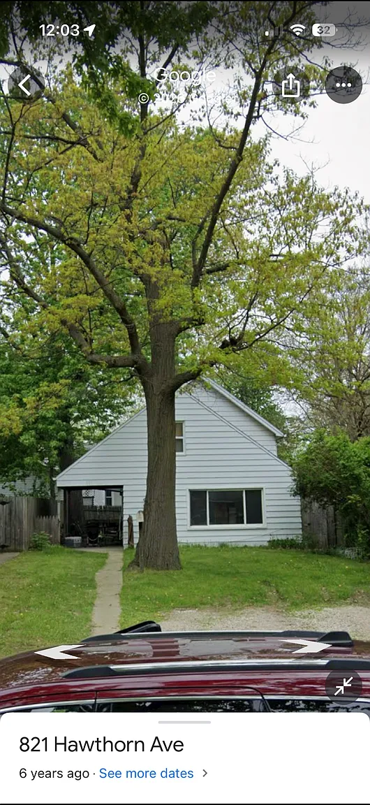 821 Hawthorn Ave photo 1