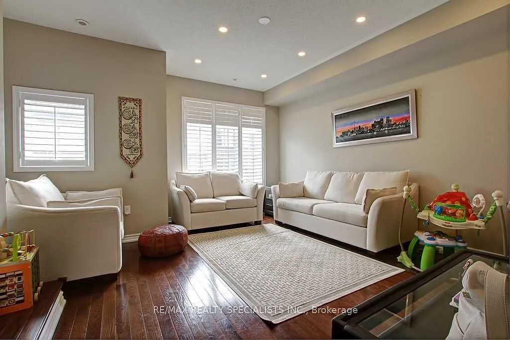 4 bed, $3,900 — Photo 4