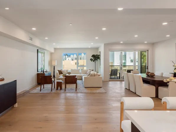 505 Barrington Ave #302, Los Angeles, CA 90049