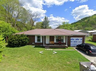 17 Music St, Prestonsburg, KY 41653