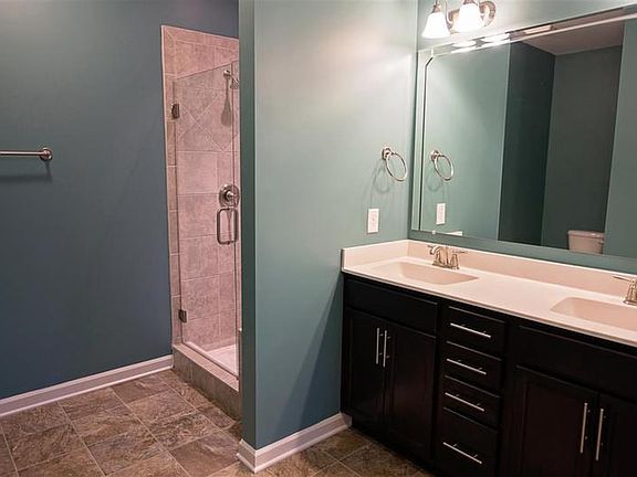 The Franklin Owner s Bathroom