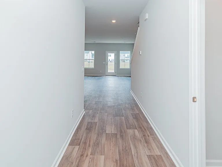 402 Tiliwa St — Photo 3
