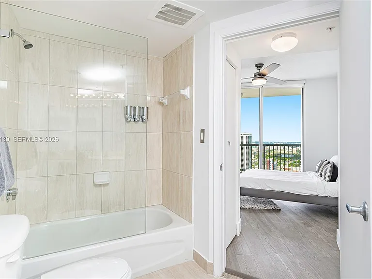 1750 N Bayshore Dr #3914 — Photo 22