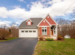 121 Little Pond County Rd, Cumberland, RI 02864